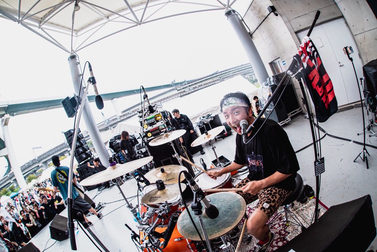 leodrat's tweet photo. 【 LEOFES 2026 レポート 】
GOOD4NOTHING @good4nothing_jp
グッドフォーがくれた夢の種に
みんなが水をやってくれて今日があります!
俺たちのイベントでu-tanさんの
「最高やなぁ!!」が聴けるなんて。
バンドやってて良かった。
司
📸 @tani1047ri
#レオフェス速報 #LEOFES2026 https://t.co/HuuJOjpUyb
