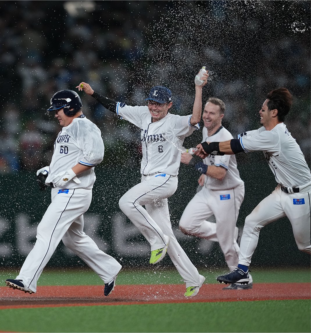 lions_official's tweet photo. サヨナラ勝利の瞬間✨

#seibulions #打破 #圧倒的至近距離 #最後まで喰らいつけ https://t.co/542BnU7WXH