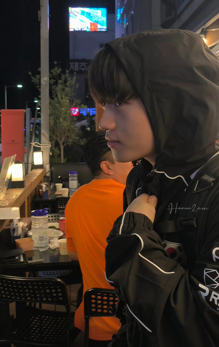 T1keriapics's tweet photo. Ohh to see Keria this close up in real life.. 🫠 https://t.co/PKRfh4UaMc