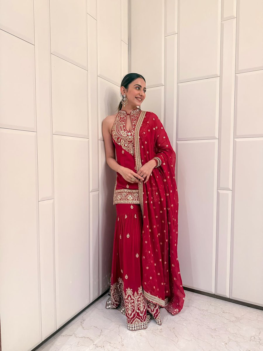 ItsMeeSanvi's tweet photo. Gorgeous Rakul Preet Singh ❤️

https://t.co/50Jmzjm8Dv