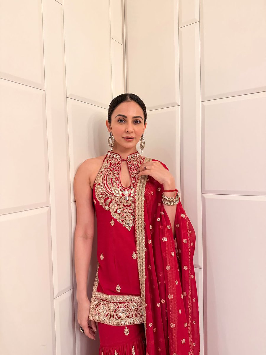 ItsMeeSanvi's tweet photo. Gorgeous Rakul Preet Singh ❤️

https://t.co/50Jmzjm8Dv