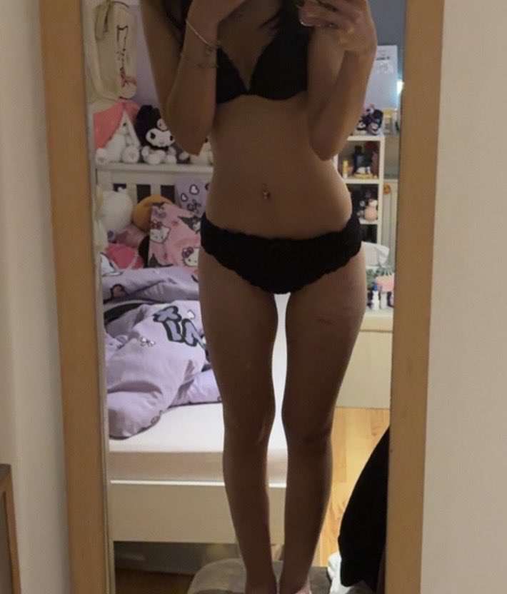 shxrpfangs's tweet photo. bodycheck - bmi 17.9

153cm // 42kg https://t.co/FHZseM7ppv