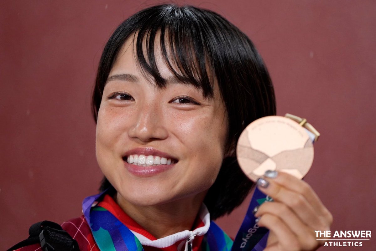 theanstf's tweet photo. 📸TRACKSIDE｜名古屋アジア大会

メダリストの笑み。

――女子マラソン・矢田みくに https://t.co/4WJS3YtPsN