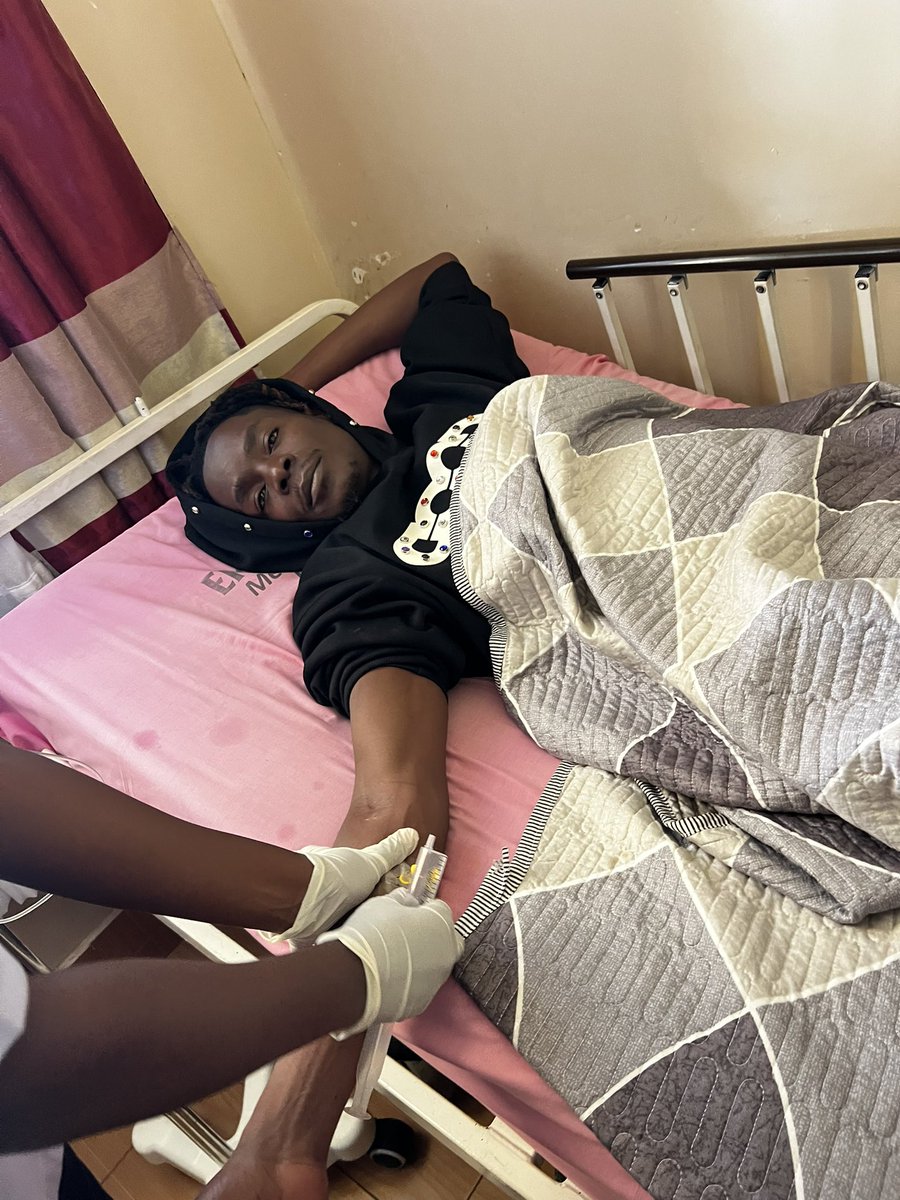 kingsaha_256's tweet photo. Currently in hospital receiving treatment. 🙏🏾❤️ Keep me in your prayers https://t.co/ndX18V22XN