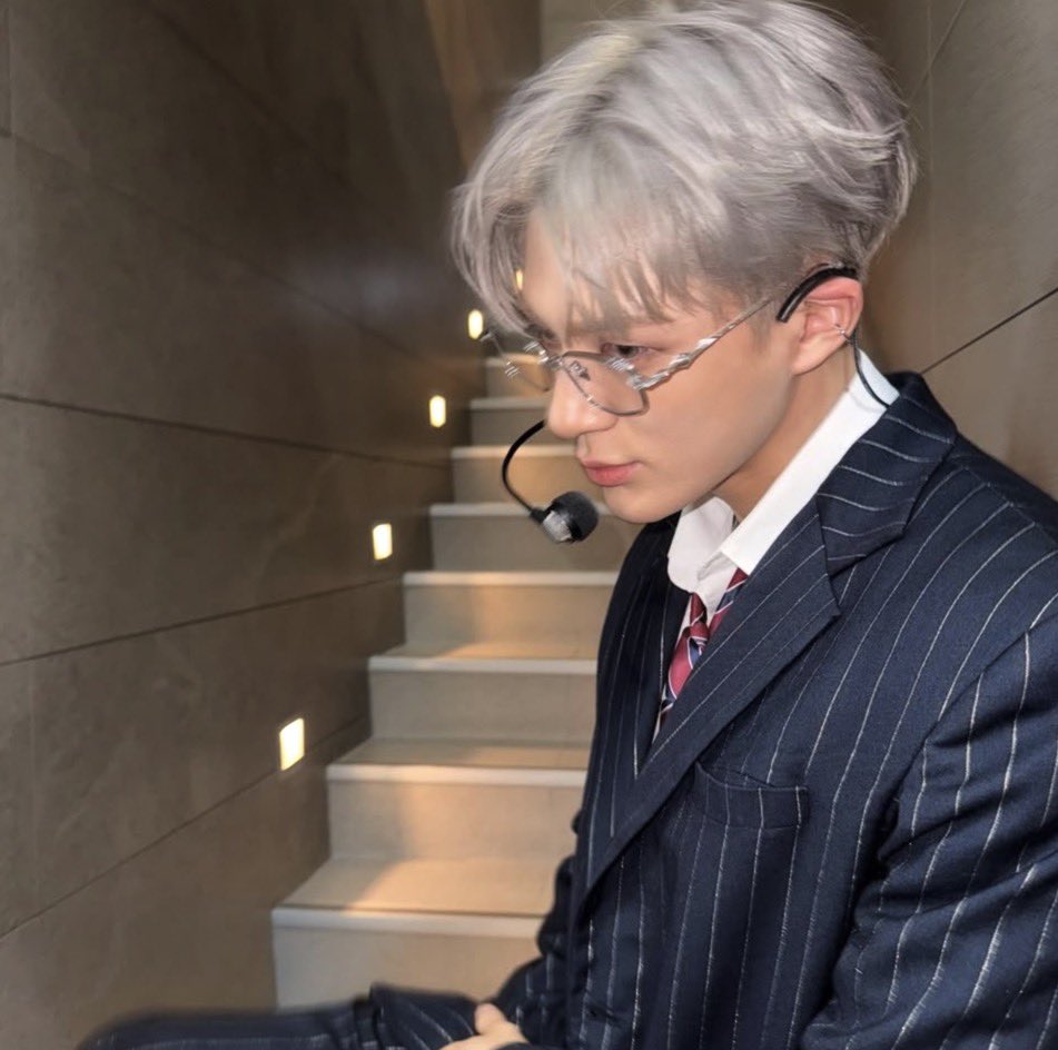 youarem2dream's tweet photo. 안경 이제노
슬슬 고유명사로 지정해야 할 때가 왔다 https://t.co/3QzoGaGF3d