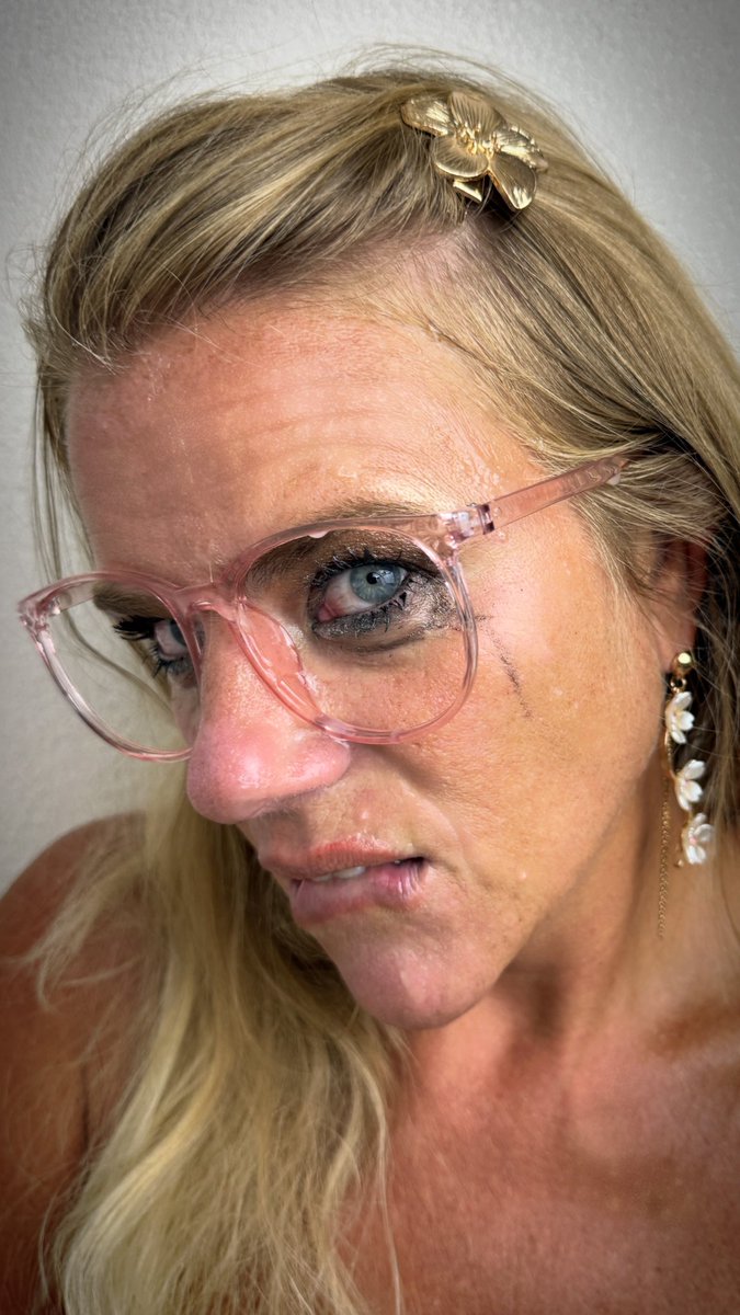 DutchCouple23's tweet photo. https://t.co/vgVDBDPnba After the Facial🍆💦 https://t.co/sOXrjiCeKP