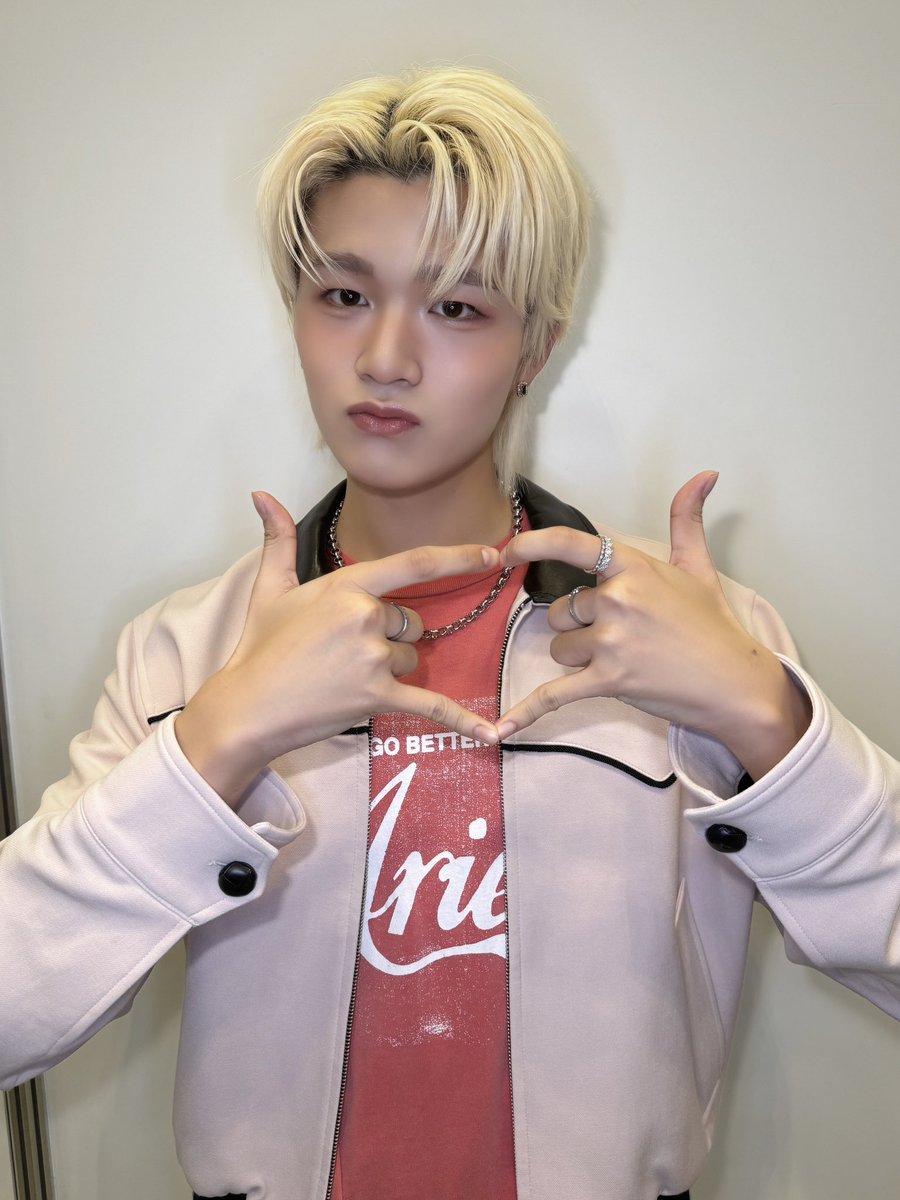 KO1KEYZofficial's tweet photo. [📸] 260926

『Rakuten GirlsAward 2026 A/W』
ありがとうございました🤟

🐲 #RYUJI
Detail ➡︎https://t.co/krkPGYjqVC

MVをみる
🔗https://t.co/o4P93rY2xD
Apple Musicで聴く
🔗https://t.co/uY07UUEWhv
Spotifyで聴く
🔗https://t.co/IvHyMGNIWn

@GirlsAward
#ガルアワ2026AW #ガルアワ
#KO1KEYZ