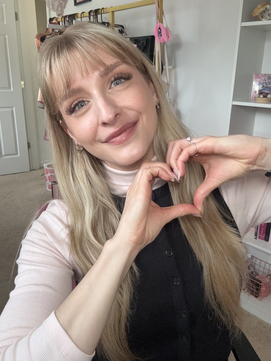 wiinierox's tweet photo. hi I’m Wiinie and I like to fuck with beta men for fun 🥰 https://t.co/eU6SbHgU7u