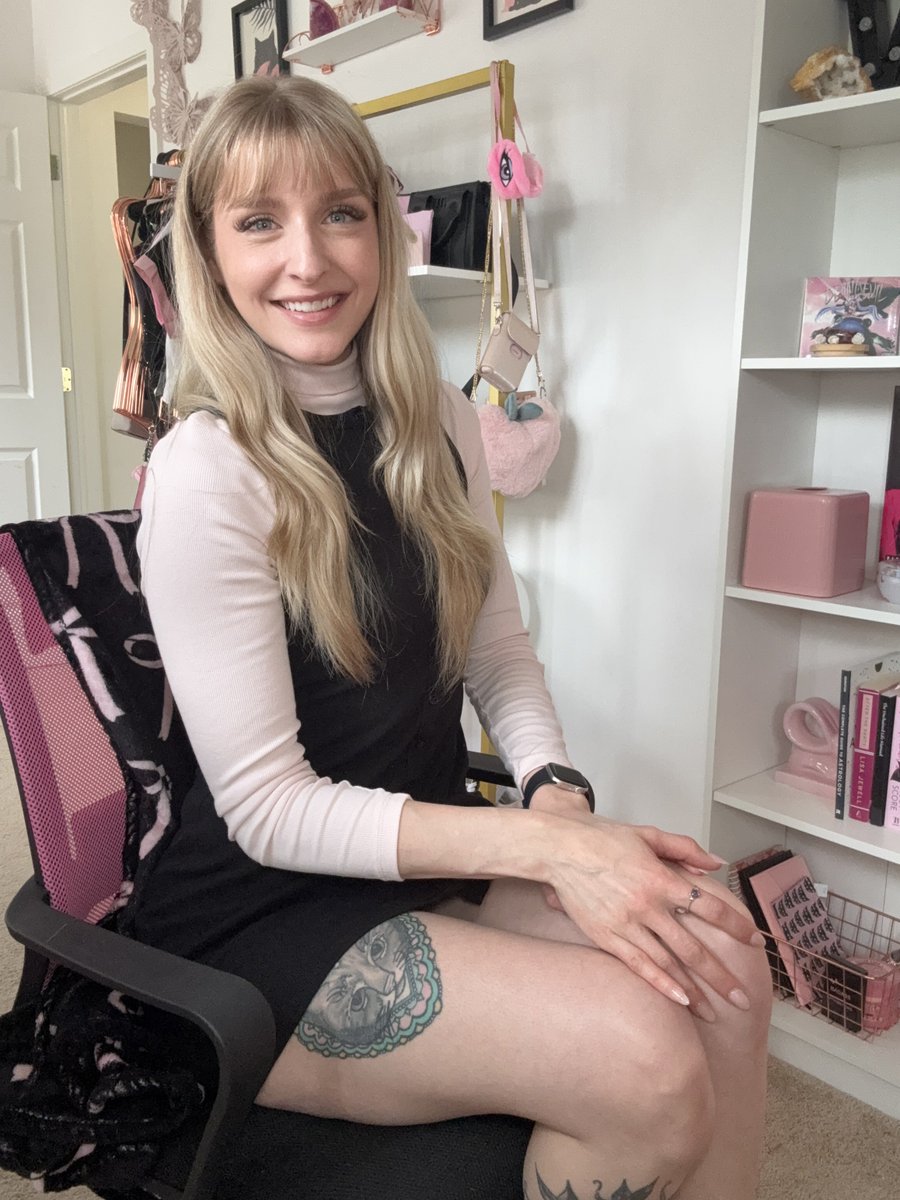 wiinierox's tweet photo. hi I’m Wiinie and I like to fuck with beta men for fun 🥰 https://t.co/eU6SbHgU7u