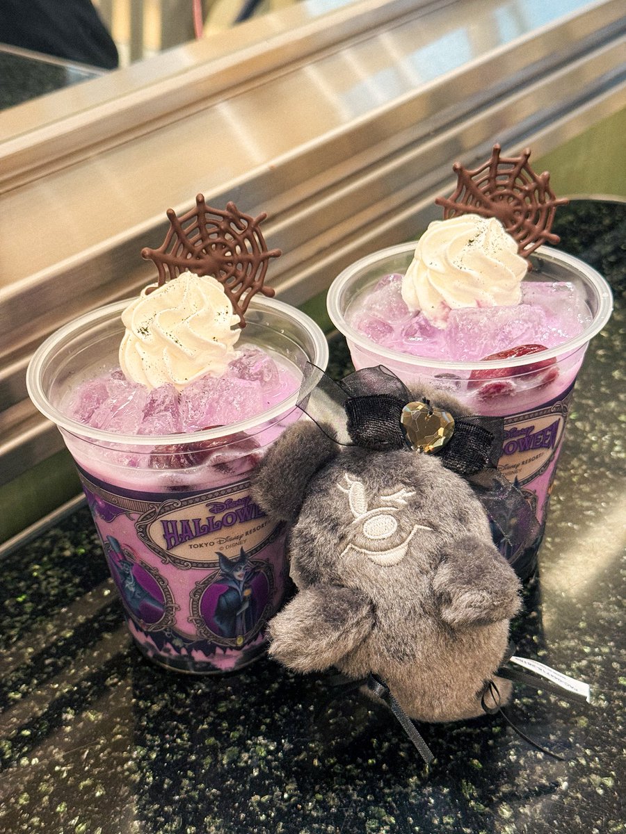 chico_tdr's tweet photo. チックタックのハロウィンドリンク、ブドウとほのかに香るキャラメルにゼリーとクリームがあっててめっちゃ美味しかった🍇🫶🏻💓
また飲みたい~！！ https://t.co/CUgYLdKGub