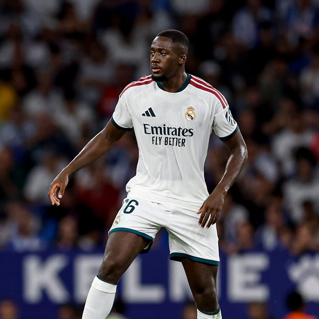 MadridXtra's tweet photo. 🚨 REMINDER: Dean Huijsen got a red card and will MISS the game vs Villarreal.

Konaté is now injured.

Raul Asencio could have a chance to play. @diarioas https://t.co/QSxCk8hLPc