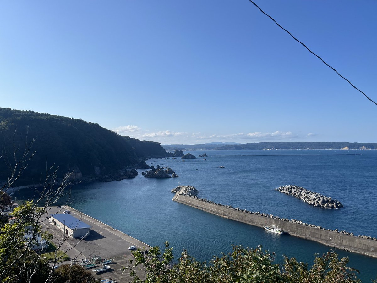 siba4184's tweet photo. 今日は陸中野田駅まで
細かなアップダウンがきつかった
久慈で宿が取れなかったので宮古まで三陸リアス線で移動
暗くて景色は何も見えずw
#みちのく潮風トレイル https://t.co/fXnOW1ZkKZ