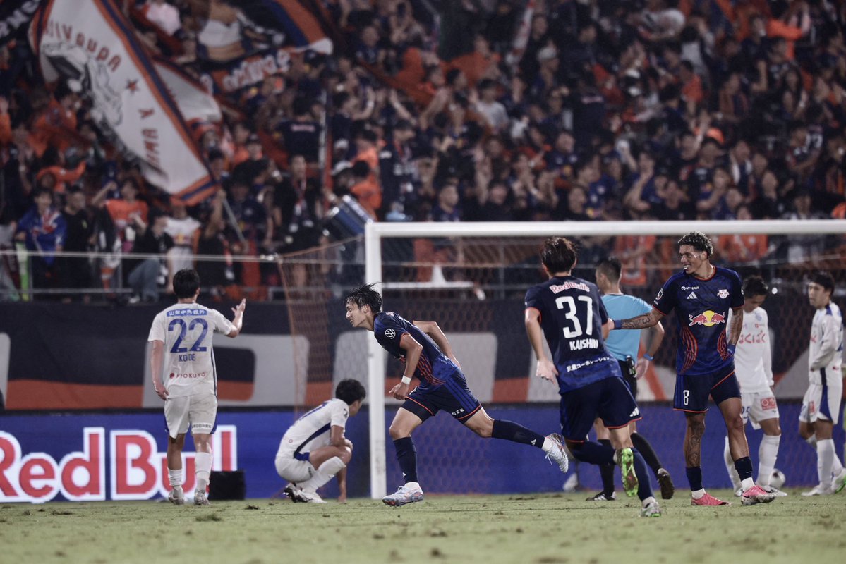 Ardija_Official's tweet photo. #泉柊椰 のビューティフルゴールで4-0🌈 https://t.co/aNOaiC3do9