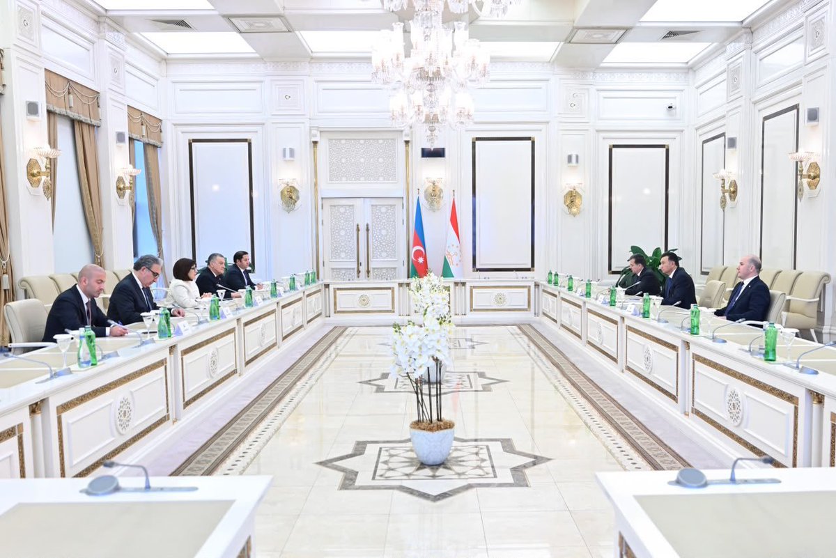 ElkhanGahraman's tweet photo. Privileged to attend the meeting between Speaker of the #MilliMajlis H.E. Sahiba Gafarova and Prime Minister H.E. Kohir Rasulzoda. The exchange focused on the strong momentum in 🇦🇿🇹🇯 ties&the vital role inter-parliamentary dialogue plays in deepening our strategic partnership. https://t.co/k3RJ10kRZo