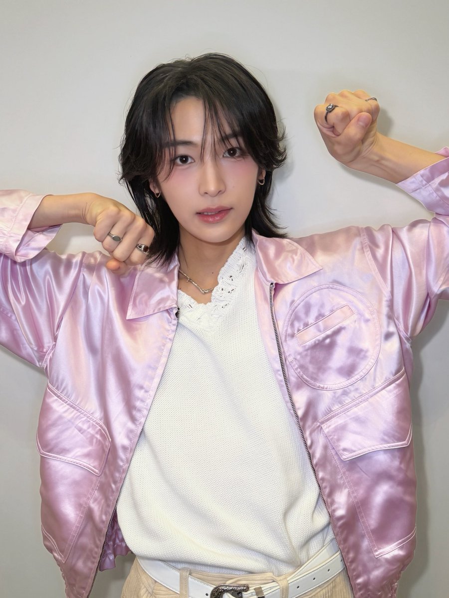 KO1KEYZofficial's tweet photo. [📸] 260926

『Rakuten GirlsAward 2026 A/W』
ありがとうございました🤟

🏃‍♂️ #KEITO
Detail ➡︎https://t.co/46NFO80RdX

MVをみる
🔗https://t.co/o4P93rY2xD
Apple Musicで聴く
🔗https://t.co/uY07UUEWhv
Spotifyで聴く
🔗https://t.co/IvHyMGNIWn

@GirlsAward
#ガルアワ2026AW #ガルアワ
#KO1KEYZ