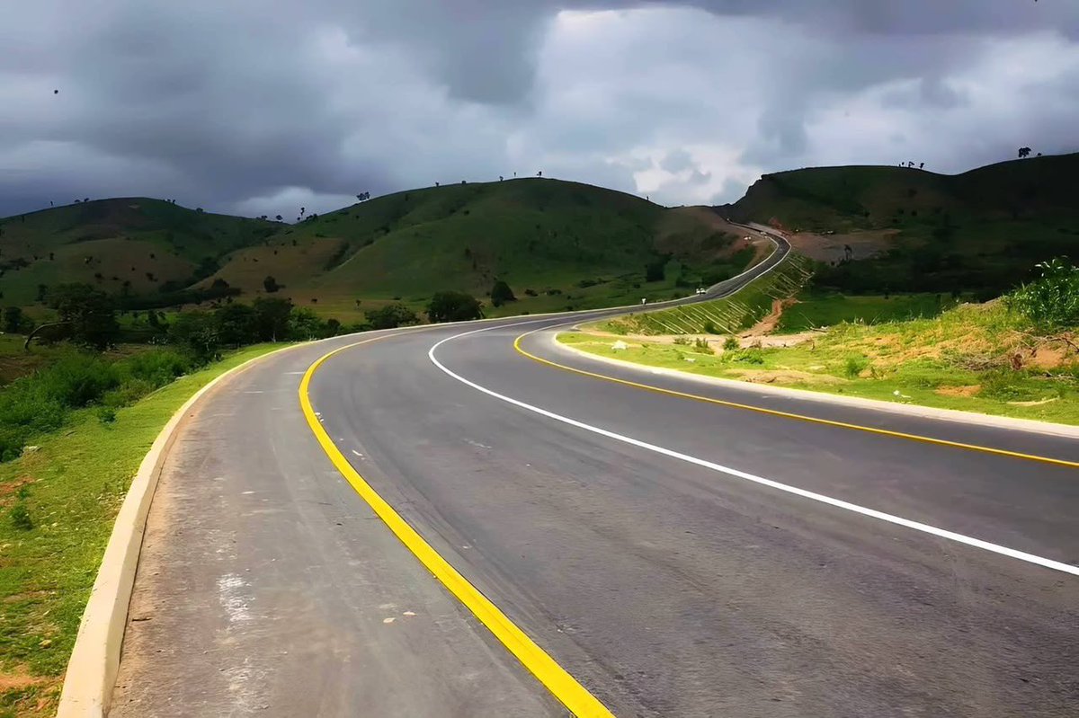 abdullahayofel's tweet photo. The newly constructed Apo-Karshi road in Abuja by President Bola Ahmed Tinubu

Subsidy money at work >>>👇🔥 https://t.co/Q6Rr9DWmqL