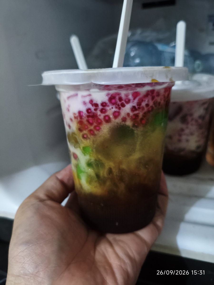 Termenan9kan's tweet photo. Dibeliin es sumsum...5rb/cup...

Endul banget inihh,,,lekkohh https://t.co/9km37yXChE