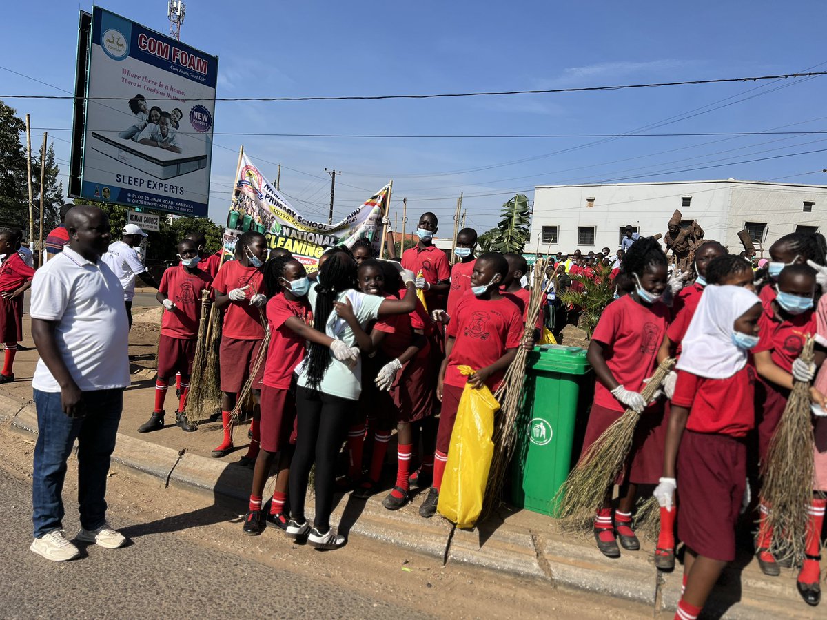 omarablaq's tweet photo. National cleaning day did you clean @misstourismUga @misstourismUga @TourismBoardUg #letthepearlshine https://t.co/nBwApnBS1O
