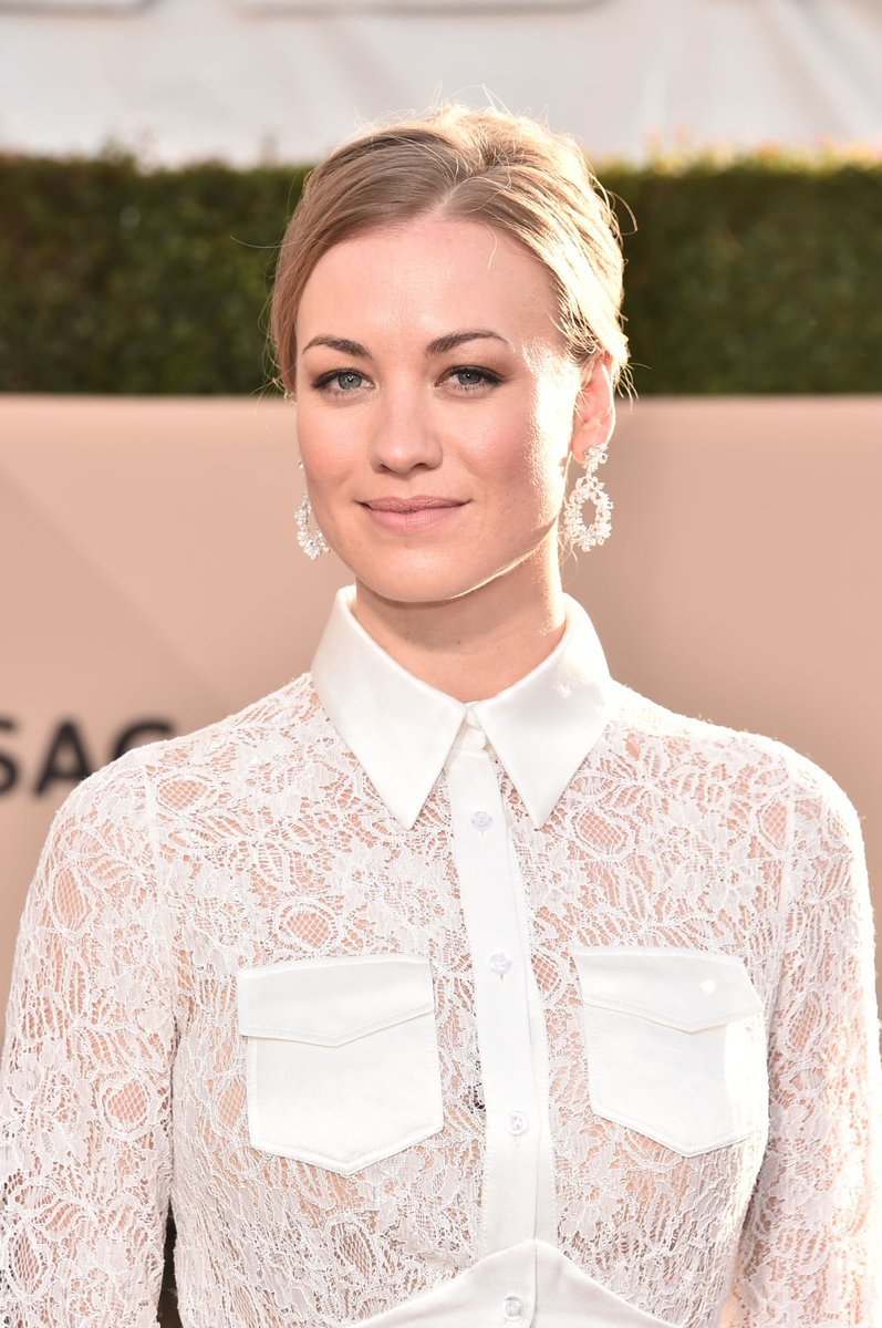 Yvonnegallery's tweet photo. Yvonne at Screen Actors Guild Awards 2018. https://t.co/GSpPXWF5VM https://t.co/cG08NYeO1y