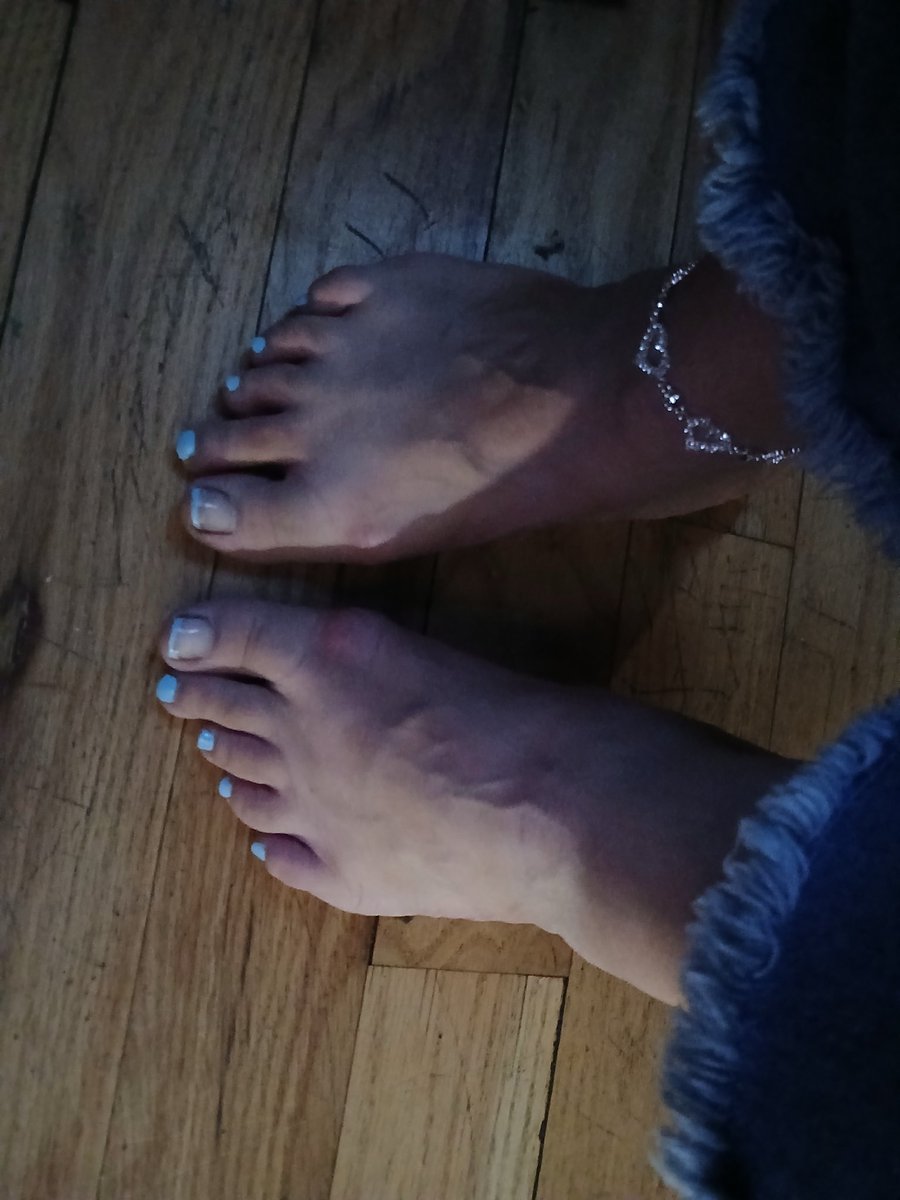 Morethickerr's tweet photo. Baby blue toes😍😍 https://t.co/n33BENTwtD