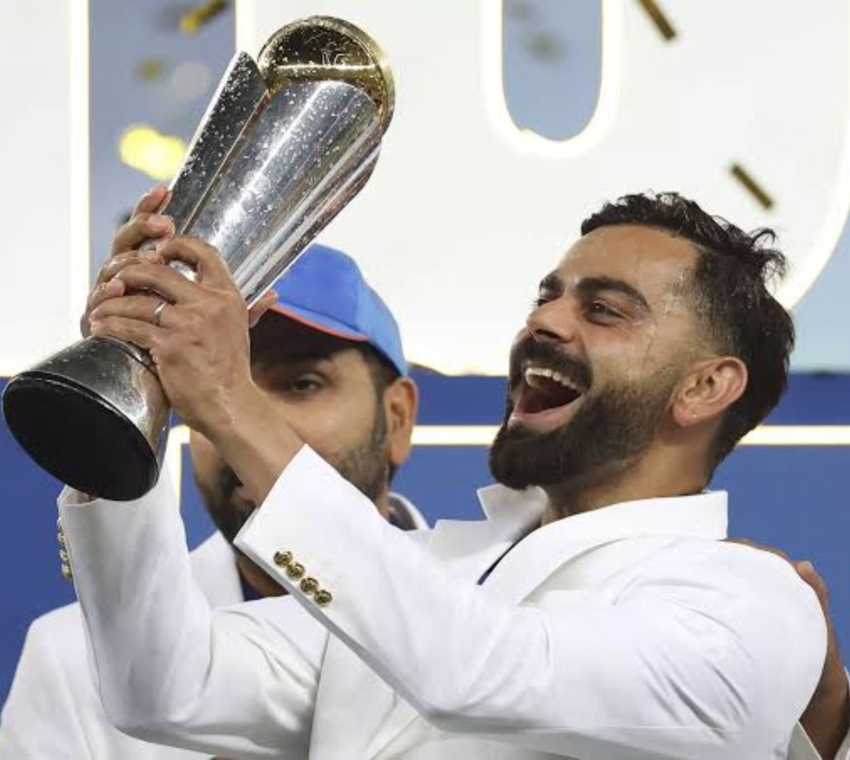 imkevin149's tweet photo. If he wanted he would've said to continue till 2029 CT and 2031 CWC and try to cross 100 centuries but instead he announced that 2027 will be his last world cup for India

Kohli is easily the most selfless cricketer this country has ever produced who always puts the country 1st and cares about youngsters ❤️