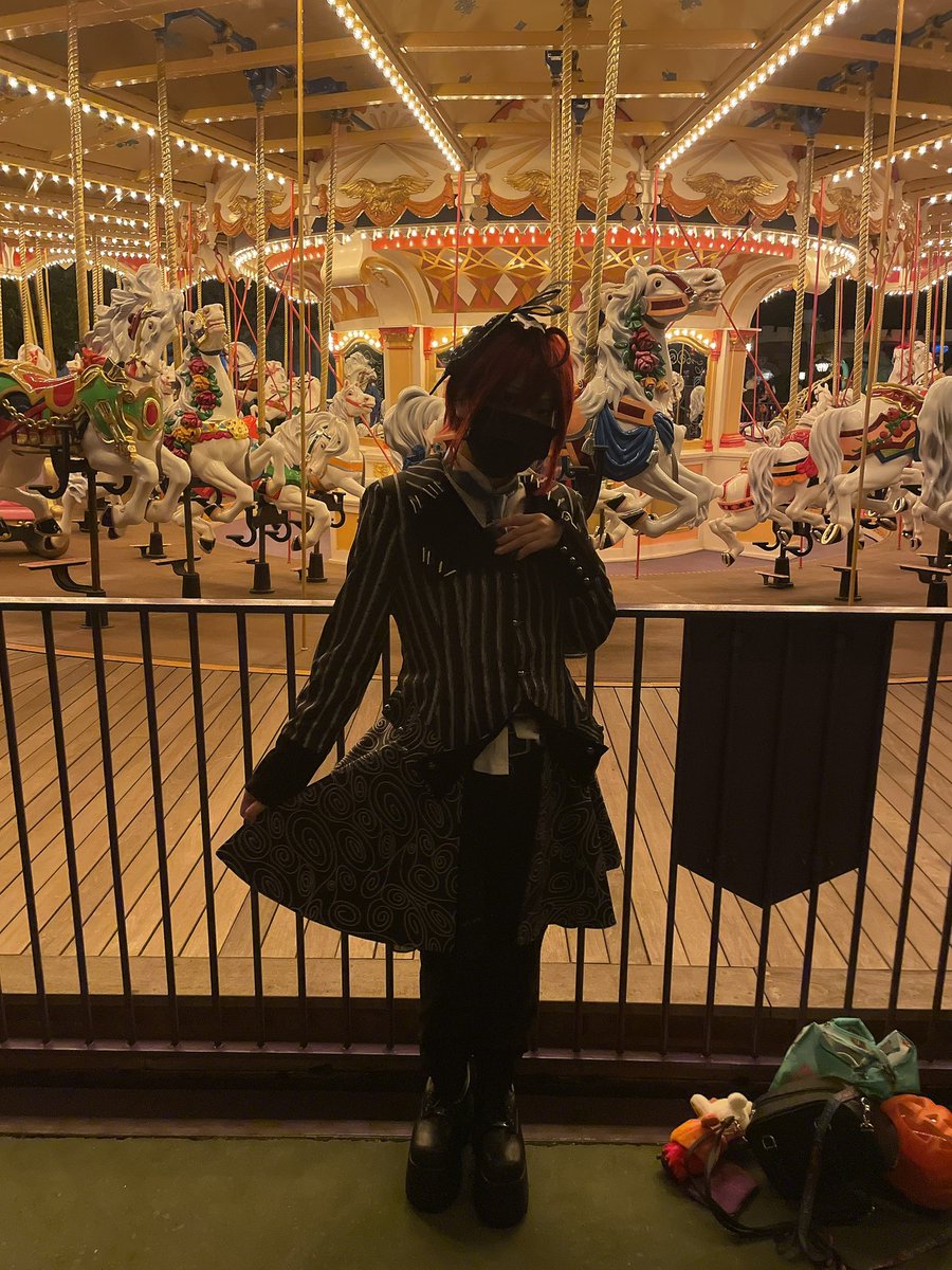 2EwCDFJ7mO47352's tweet photo. 君もそちらに帰ってしまうのかい？

#Dハロツイステ仮装
#Dハロ2026 https://t.co/wVAfJrA1Sn