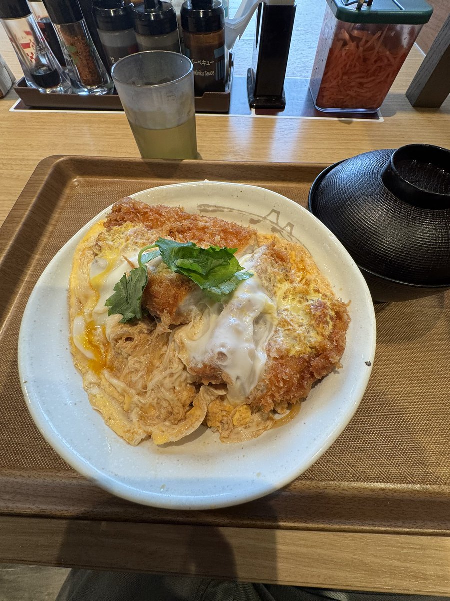 mousebait80cm's tweet photo. 松の屋の��ツ丼。
静かに食べましたが。
周りはクチャクチャ食べてました⚠️。 https://t.co/tmLx0Kv21O
