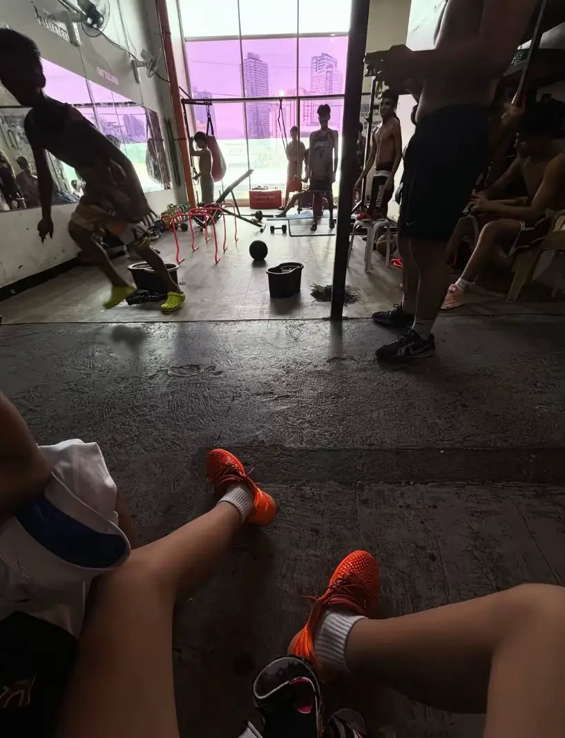 WilliamRich_03's tweet photo. Lumalaban kahit pagod💪 https://t.co/0fk1zM6wD2