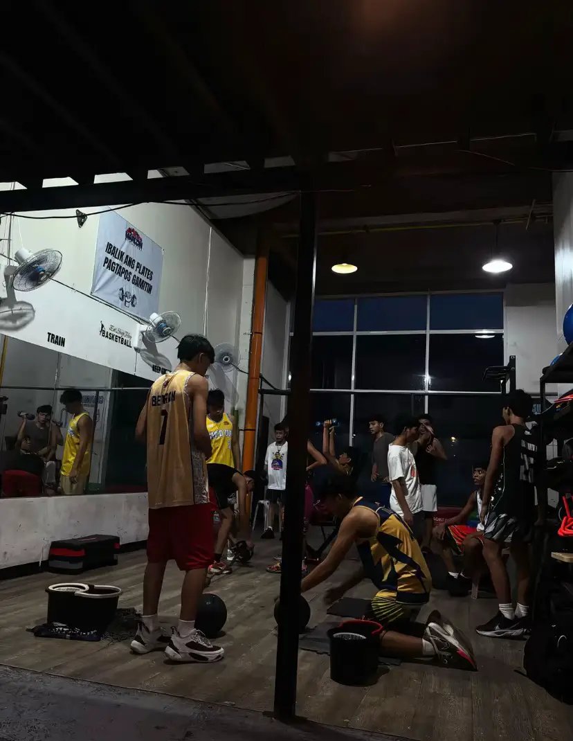 WilliamRich_03's tweet photo. Lumalaban kahit pagod💪 https://t.co/0fk1zM6wD2