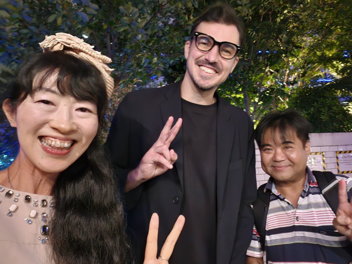 EriFantastic's tweet photo. 芸術イベント映画TV仲間皆他🎥ハリウッド大規模映画プロデューサー🎬有名TV演出家Pさん達🌸オリンピック選手ワールドカップ多数優勝 #成田童夢 #石田太志 #ハーフナーマイク 選手他世界トップ有名選手達とも多数お会い出来ご紹介の #AST さんに大感謝💐ご馳走景品当たり🎉ワイン酒一年以上ぶり少し笑🥂 https://t.co/CFslFXLLY3