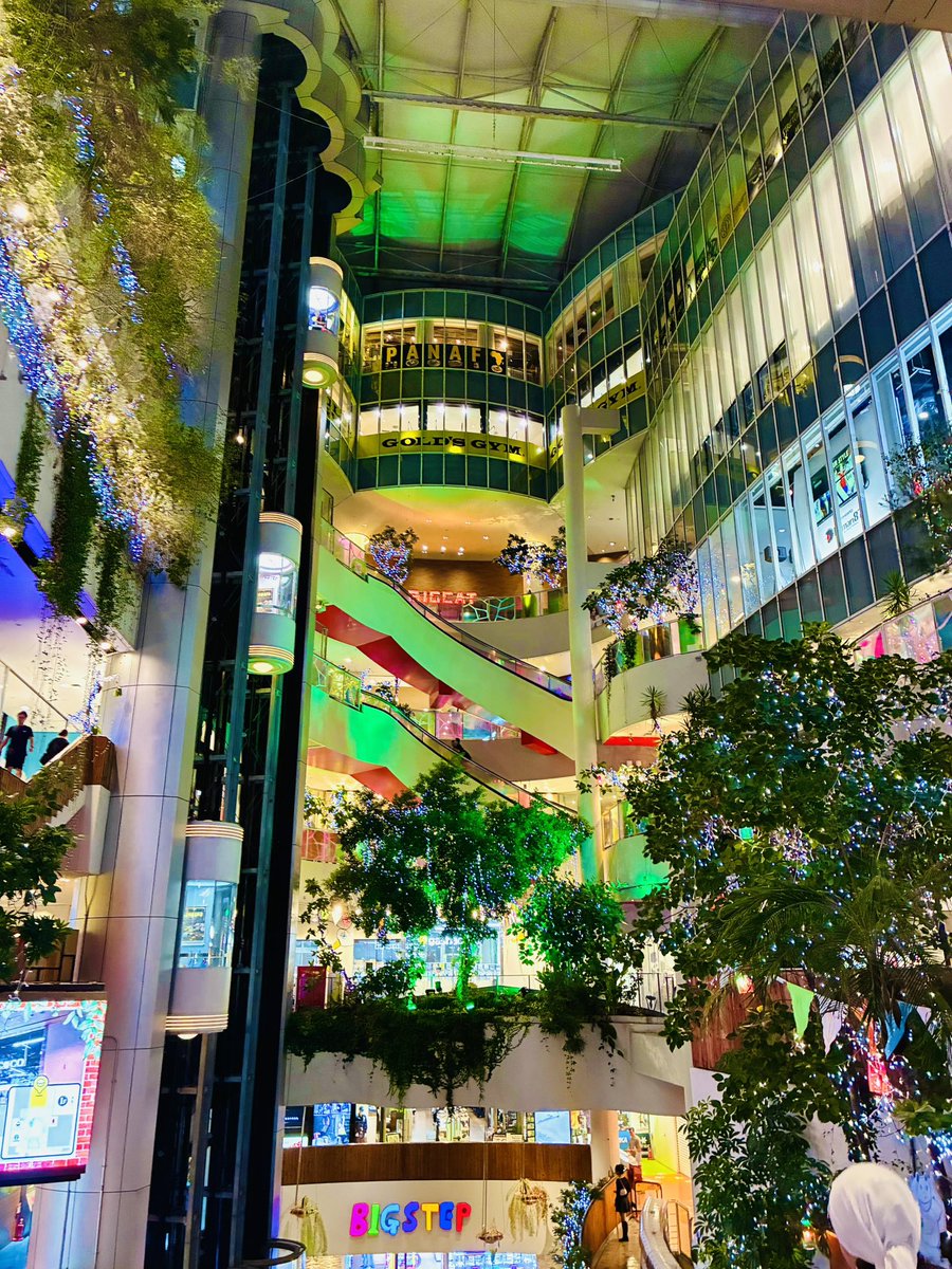 O8o3836's tweet photo. 大阪散策 https://t.co/0Lpvk8YlcC