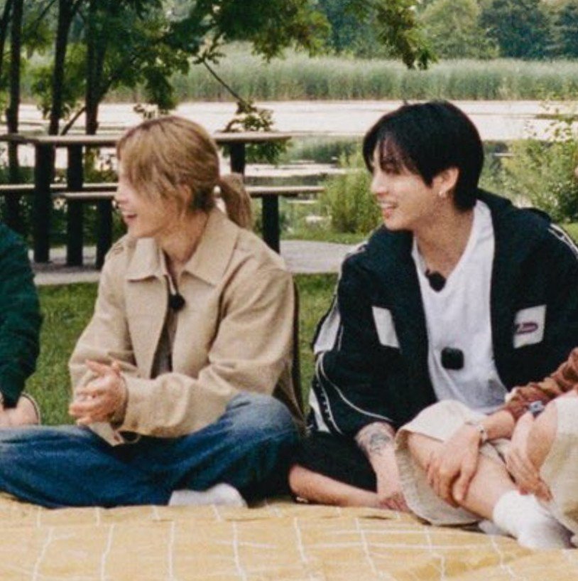 fluffkkyu's tweet photo. just had a major flashback https://t.co/w9lmtUsnM5