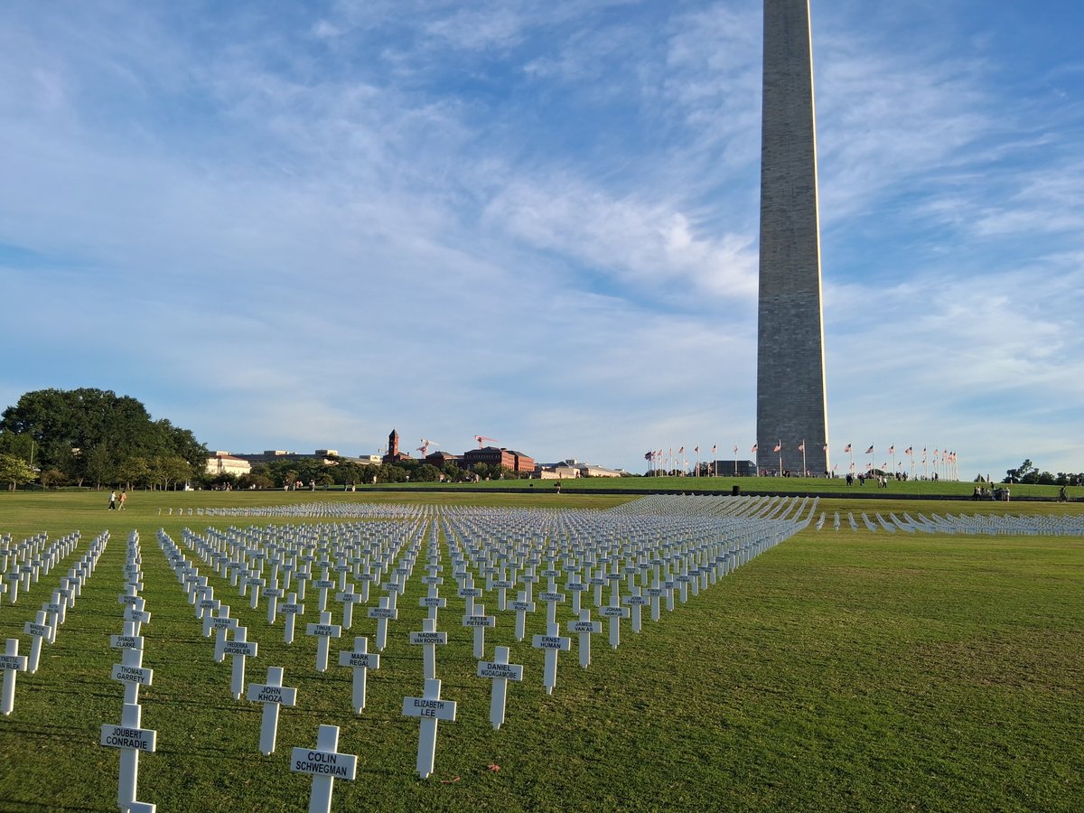 dizzels's tweet photo. The White crosses are planted. 3 000 of them. Today we remember farm murders and the people behind the crosses. They have names!
#lexlibertas
#whitecrossproject
@dia_staden33646 https://t.co/wOH4iA3QPB