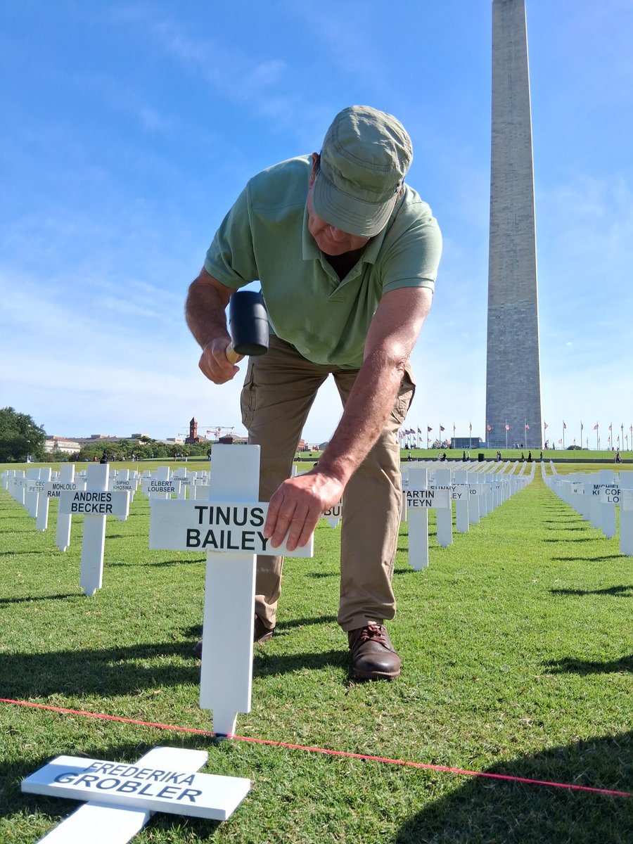 dizzels's tweet photo. The White crosses are planted. 3 000 of them. Today we remember farm murders and the people behind the crosses. They have names!
#lexlibertas
#whitecrossproject
@dia_staden33646 https://t.co/wOH4iA3QPB