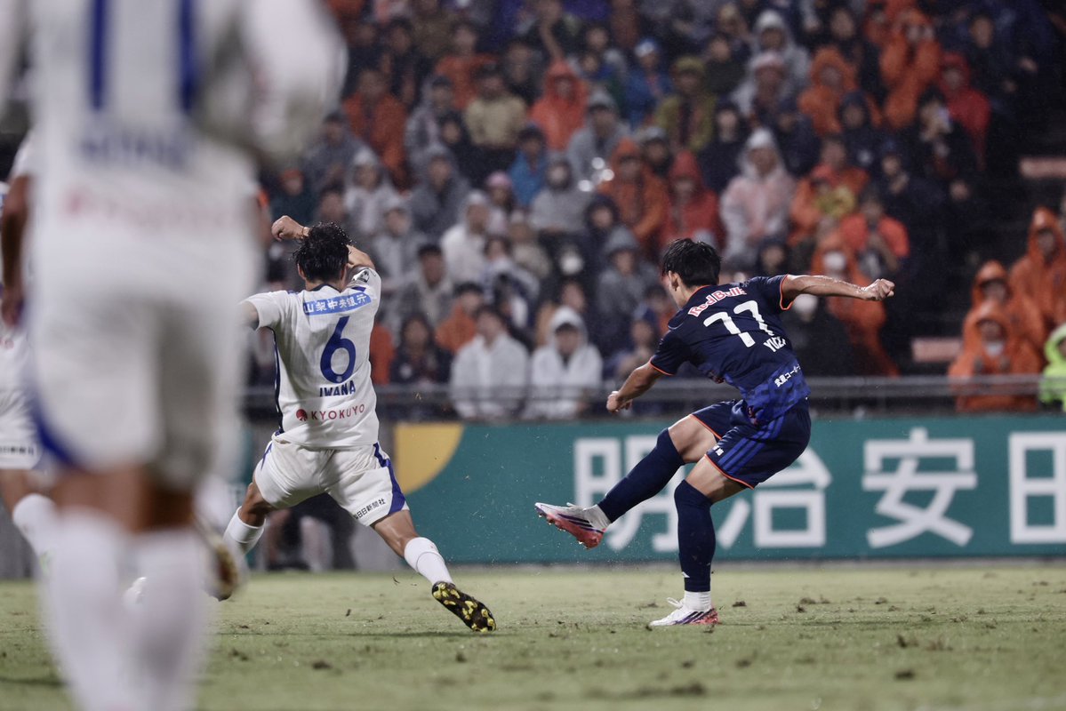 Ardija_Official's tweet photo. アディショナルタイム、18歳高校3年生 #小林柚希 のリーグ戦初ゴールで5-1🎉 https://t.co/GkvauPSbfc