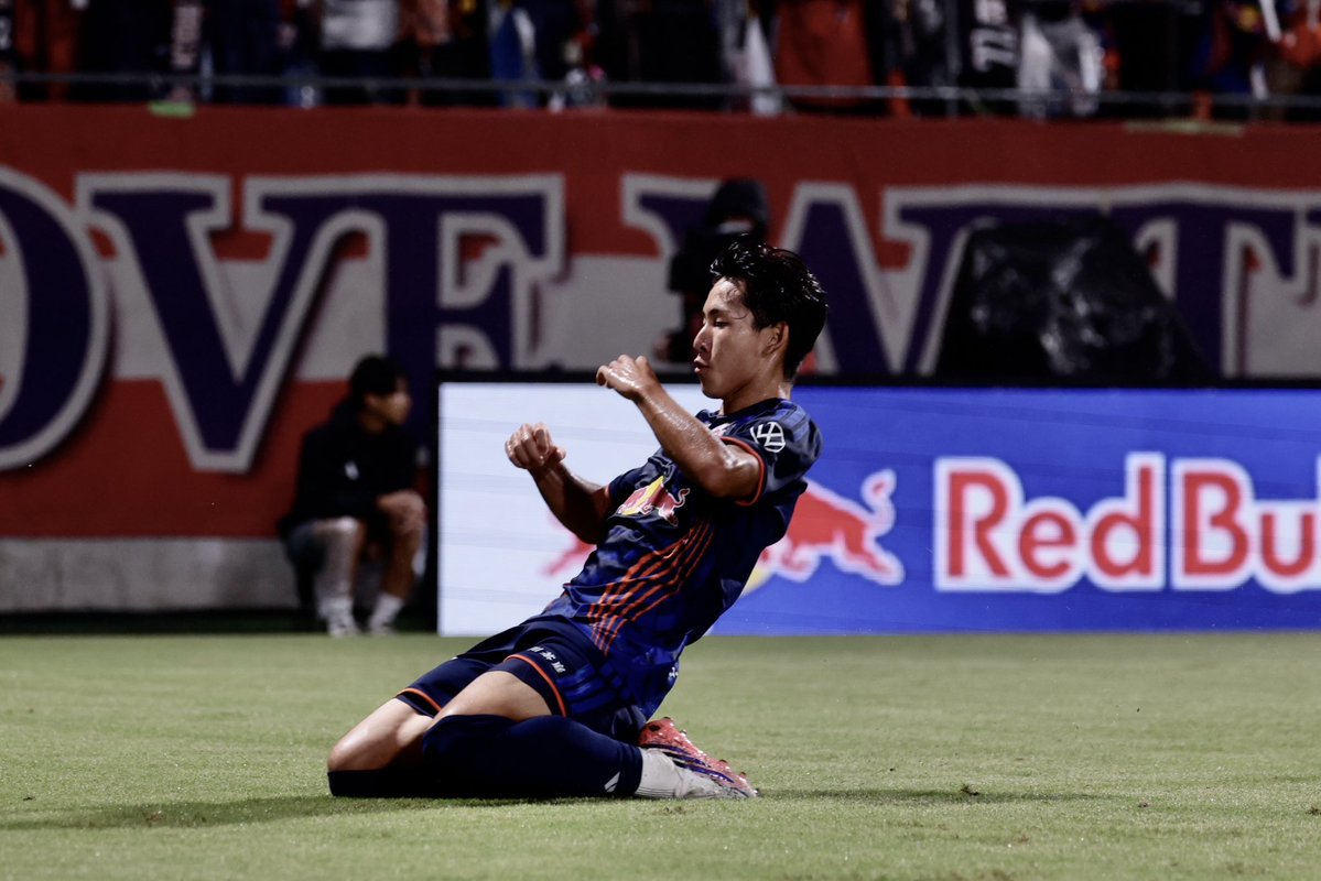 Ardija_Official's tweet photo. アディショナルタイム、18歳高校3年生 #小林柚希 のリーグ戦初ゴールで5-1🎉 https://t.co/GkvauPSbfc