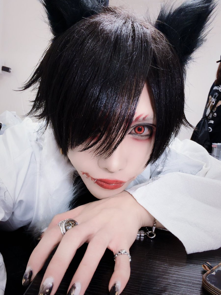 MAKO_KAKUMAY's tweet photo. 狐やらせてもかっこいい https://t.co/pjTIXn1iEB