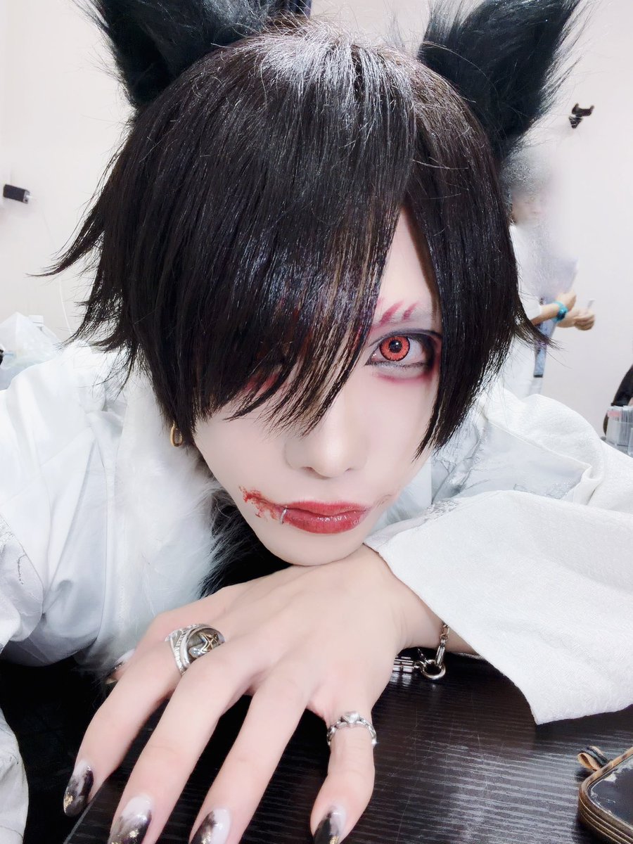 MAKO_KAKUMAY's tweet photo. 狐やらせてもかっこいい https://t.co/pjTIXn1iEB