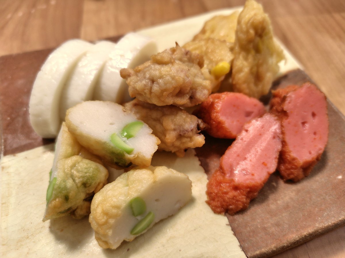 AC_cooking's tweet photo. 晩ごはん。

こんにゃくの味噌炒め、キャベツと鰯揚げかまの煮物、蒲鉾盛り合わせ、蒸し南瓜と豚しゃぶの温サラダ。

お土産の蒲鉾が美味しい。

#料理人のお家ごはん https://t.co/sIQpl2JUJ2