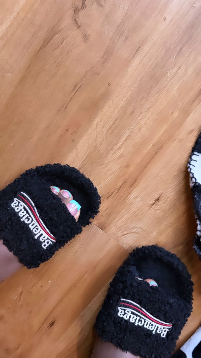 Deethabarbie_'s tweet photo. I loveee nail shop days💅🏾🫧 #feet #feetfetısh #dallastx https://t.co/Y6YdOOGfZD