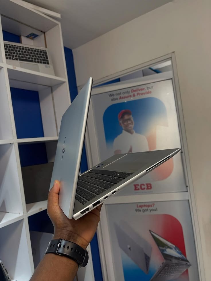 heismuzoo's tweet photo. Hp elitebook 16ram 512ssd Core i7 10th generation touchscreen Windows 11 ideal for studies, business, programming, research etc .
Whatsapp 0770130520 https://t.co/ky3x9OqwL9