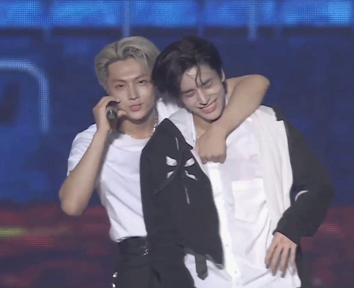 eokwjia's tweet photo. 젴젱개좋다 https://t.co/kPrJZ5bey6