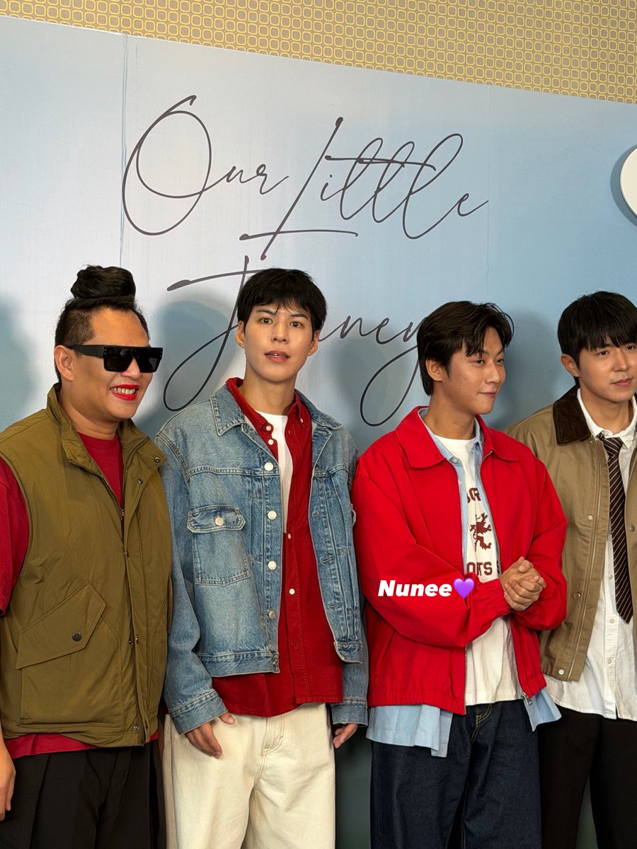 Neneezang_'s tweet photo. โอ๊ยยยย!!!!! เจอทุกทีใจฟูทุกที น่ารักที่สุดอ่ะ ยังหันมามองเราอ่ะ🥰🥰🥰🥰ใจบาง~~~

#คัลแลน #cullenhateberry  
#พี่จองคัลแลน #คัลแลนพี่จอง 
#OurLittleJourney #OurLittleJourneyPhotobook #AGAVONDEntertainment #AGAVONDCompany #AGAVOND https://t.co/787jtLMSIy