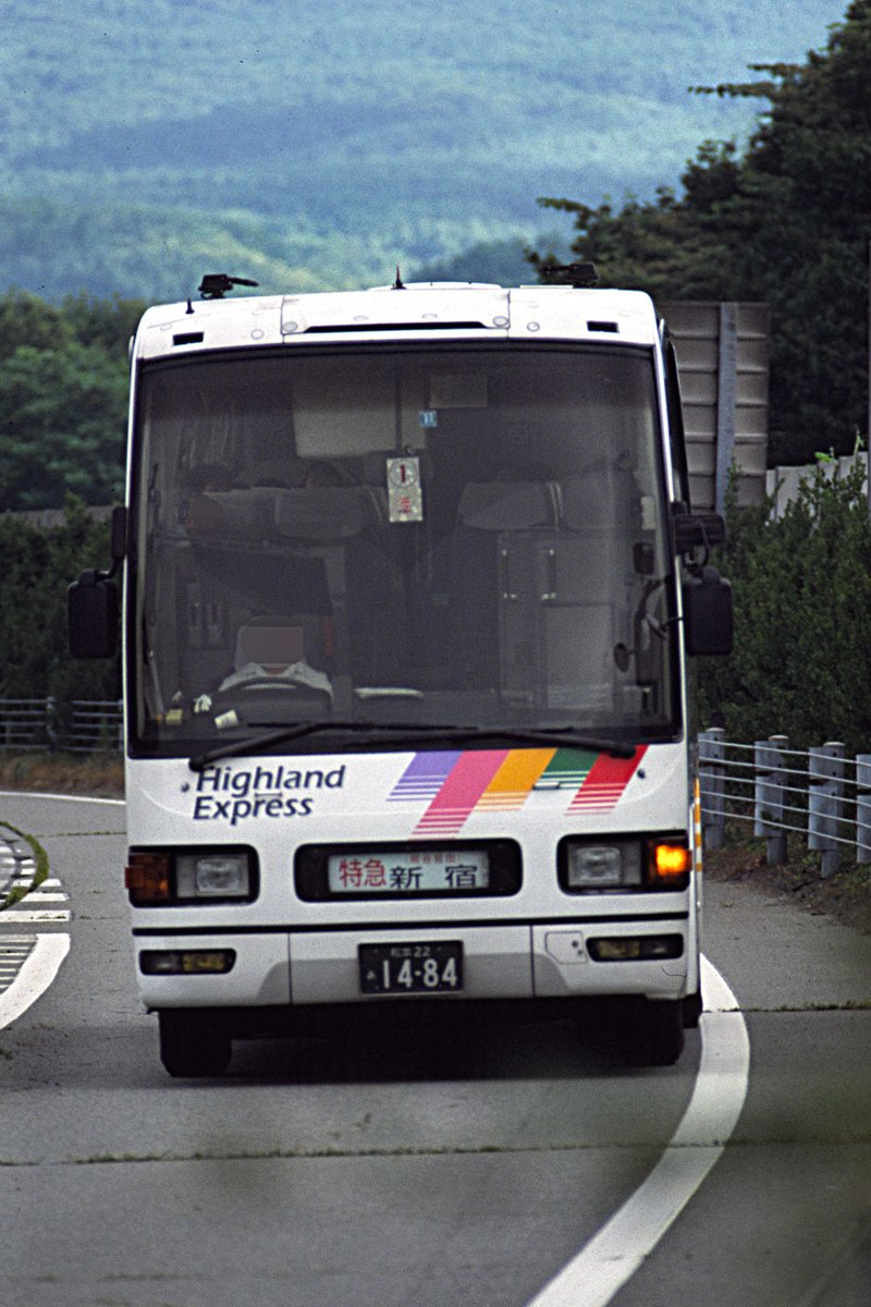 kitachi100's tweet photo. 新型290のことをパンダ顔と言うらしいのだが、バスでパンダと言ったらこれのことだと思っていた自分は古い人なのだろうか。 https://t.co/pt9Y1h4wcr
