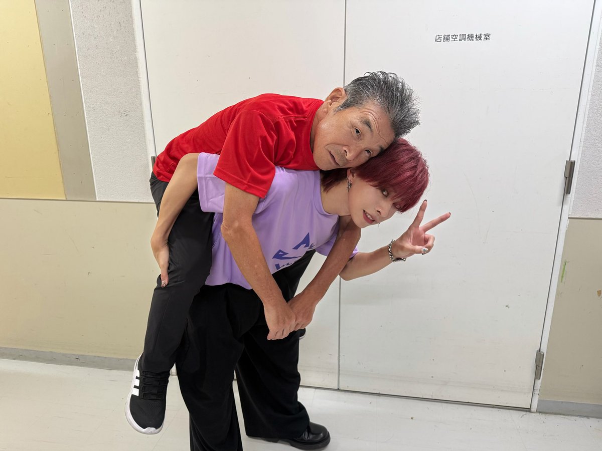owv_official's tweet photo. 淀川寛平マラソントークショーに
#佐野文哉 が出演しました🦕💨
@Alpen_OSAKA_JP 

当日会場でお待ちしております👊🔥
https://t.co/TOSjVkrmGy

#全力戦士OWV
#OWV_SQUAD #OWV_ラビダビ ☀️ https://t.co/h8jhC9qwYv