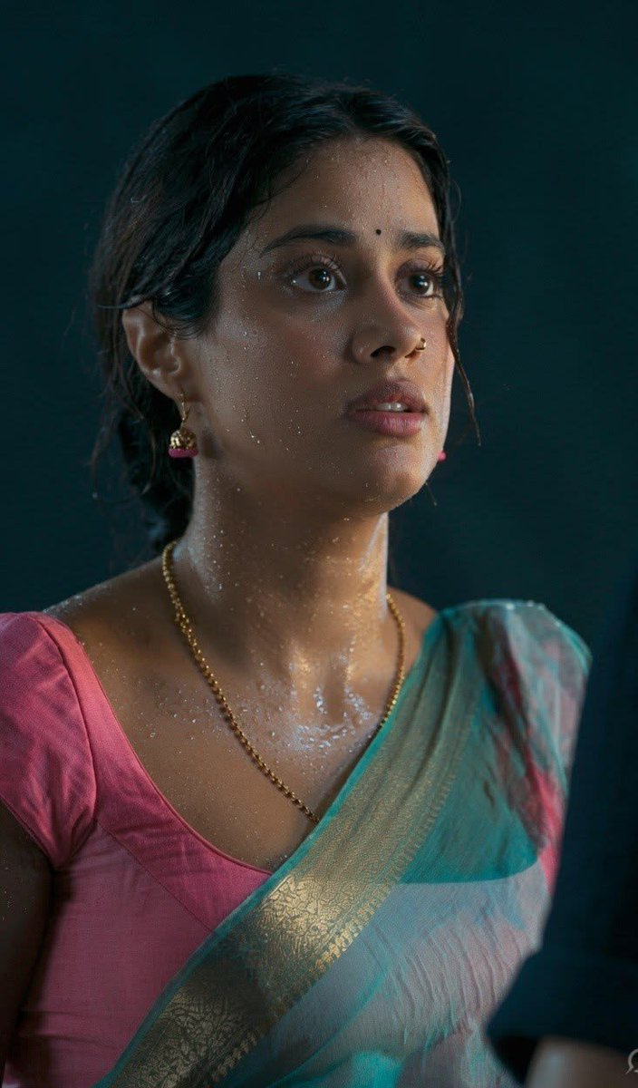 JosySissy's tweet photo. Friend : hey ennada ithu pombala getup 💋

Potta : adhu onnu illa nethu unga appa Va pathen 🤤🥵

Friend : andha aalu ennada panaaan unna

Potta : Enna Kundi adichu saree katti vitutaan da 🤭Avara naan kalyanam panika poren

Friend : appo nee en amma thevidiya vadi💋 https://t.co/dHo393wgym