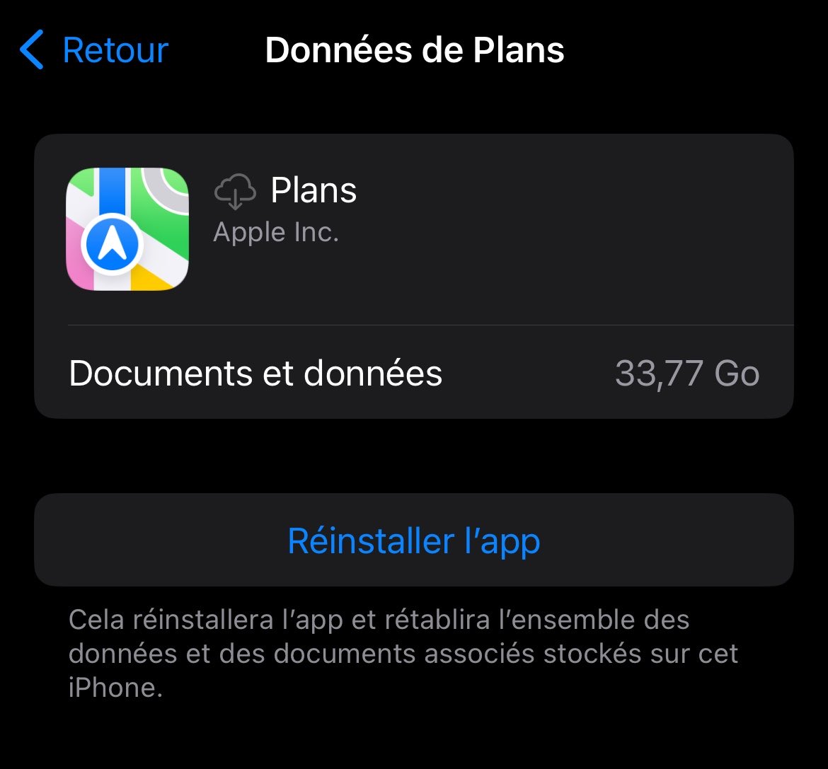 akiaaz's tweet photo. svp je vous en supplie comment je supprime ça mon téléphone est inutilisable comme g plus de stockage comment c possible que ça prennne autant de place https://t.co/lj0XblE1l2