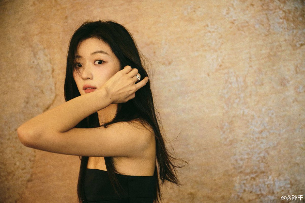 Risakimrisa's tweet photo. Road to 1M followers เป็นที่เรียบร้อยแล้ว ฮือออ ดีใจกับน้อง #SunQian ด้วยน้า 👏🏻🥳

ยินดีกับทุกก้าว ทุกความสำเร็จของน้องเชียนเลยนะ จากนี้ขอให้ประสบความสำเร็จในเส้นทางนี้ ได้รับโอกาสที่ดีๆ เติบโตอย่างสวยงาม รายล้อมไปด้วยผู้คนที่รักและซัพพอร์ต ทางนี้จะคอยเป็นกำลังใจให้เสมอเลย 🫶🏻 https://t.co/OonEnClCFe