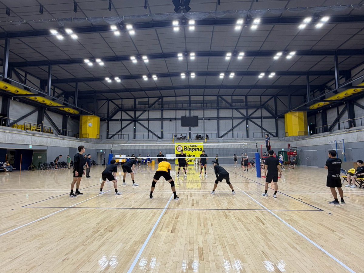 yellowstars_vb's tweet photo. ／
練習試合のご報告🌟
＼

#日本製鉄堺ブレイザーズ さんと練習試合を実施しました‼️

3日間ありがとうございました🙌

#北海道イエロースターズ #イエスタ #イエスタバチコーン #バチコーン https://t.co/IMFNe4ZTRN