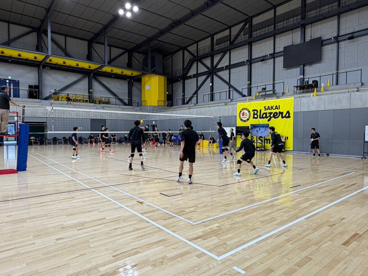 yellowstars_vb's tweet photo. ／
練習試合のご報告🌟
＼

#日本製鉄堺ブレイザーズ さんと練習試合を実施しました‼️

3日間ありがとうございました🙌

#北海道イエロースターズ #イエスタ #イエスタバチコーン #バチコーン https://t.co/IMFNe4ZTRN